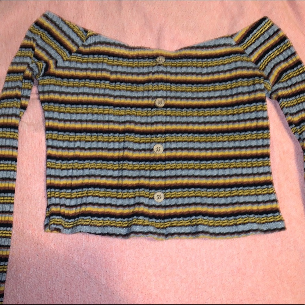 Off the shoulder long sleeve